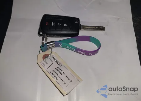 2020 Toyota Camry Le z USA, uszkodzony, nr VIN 4T1C11AK7LU912276